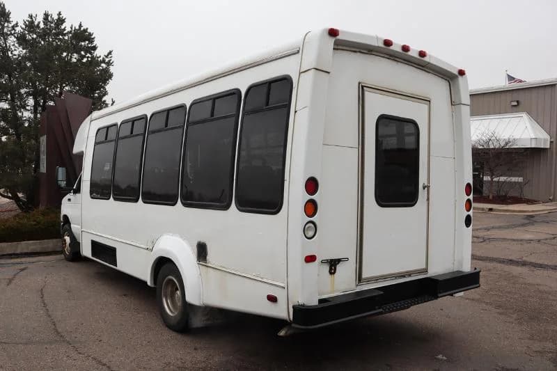 2015 Elkhart Coach ECII Shuttle Bus - Image 5