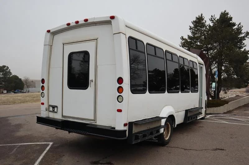 2015 Ford E450 Shuttle Bus - Image 5