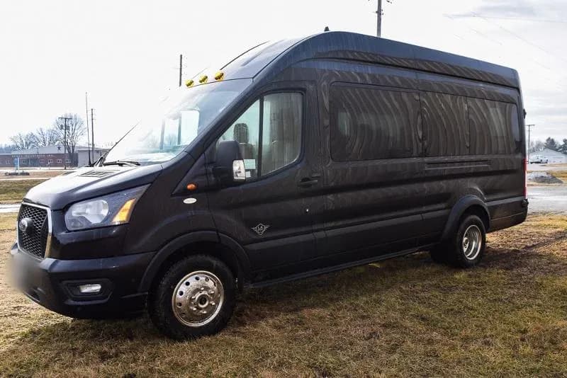 2024 Ford Transit 350 Passenger Van - Image 4