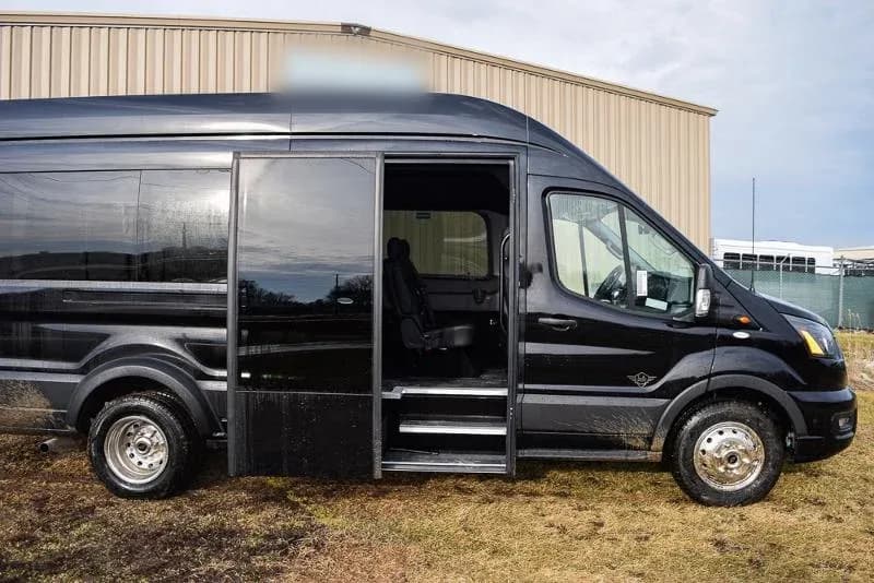 2024 Ford Transit 350 Passenger Van - Image 5