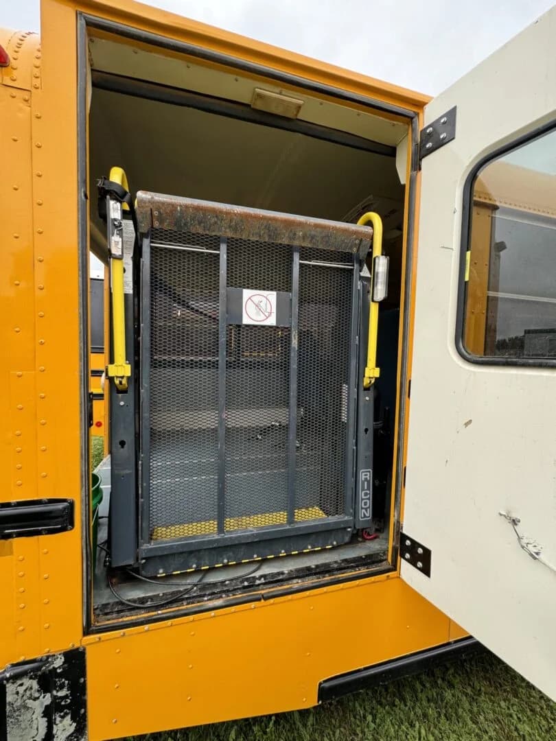 2015 International School Bus - Image 2