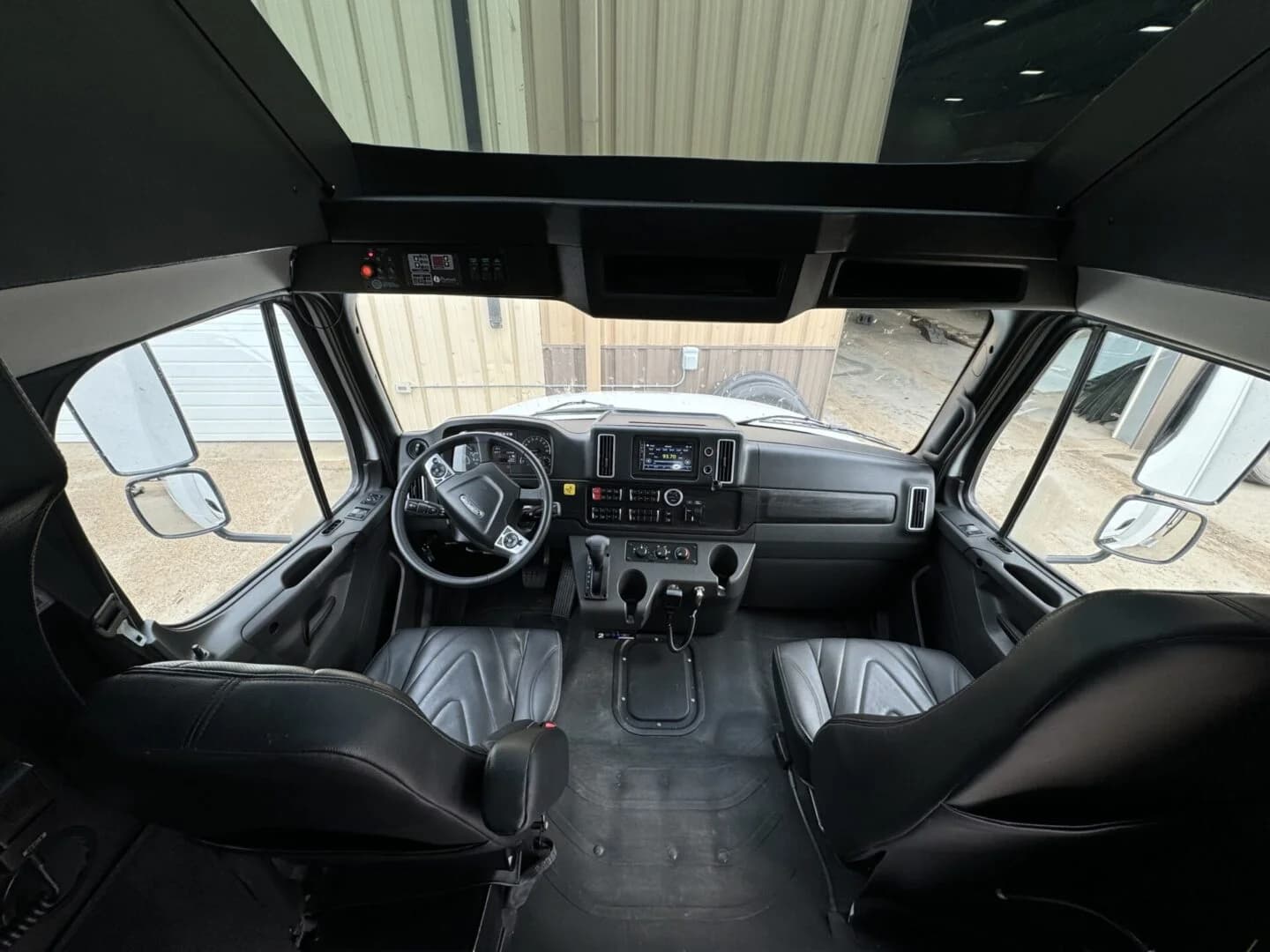 2025 Executive Coach - 5 UNITS IN STOCK - Image 2