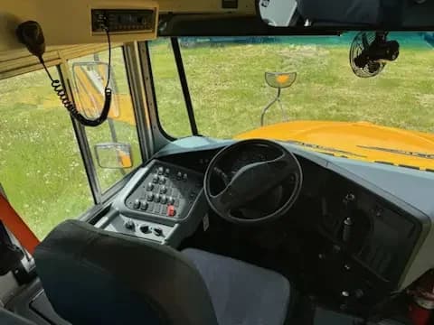 2022 International School Bus - Image 4