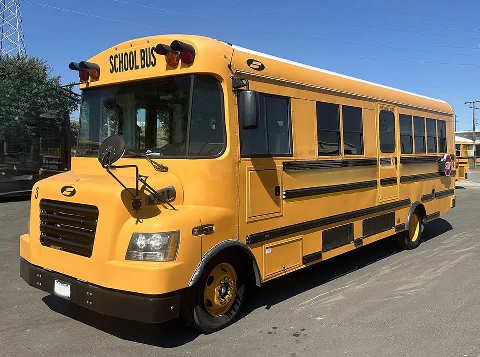 2014 Starcraft Quest XL School Bus - Image 2