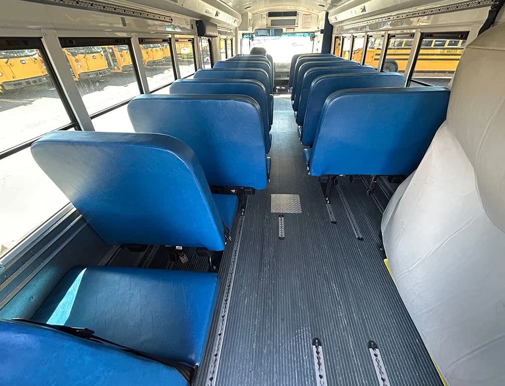 2014 Starcraft Quest XL School Bus - Image 4
