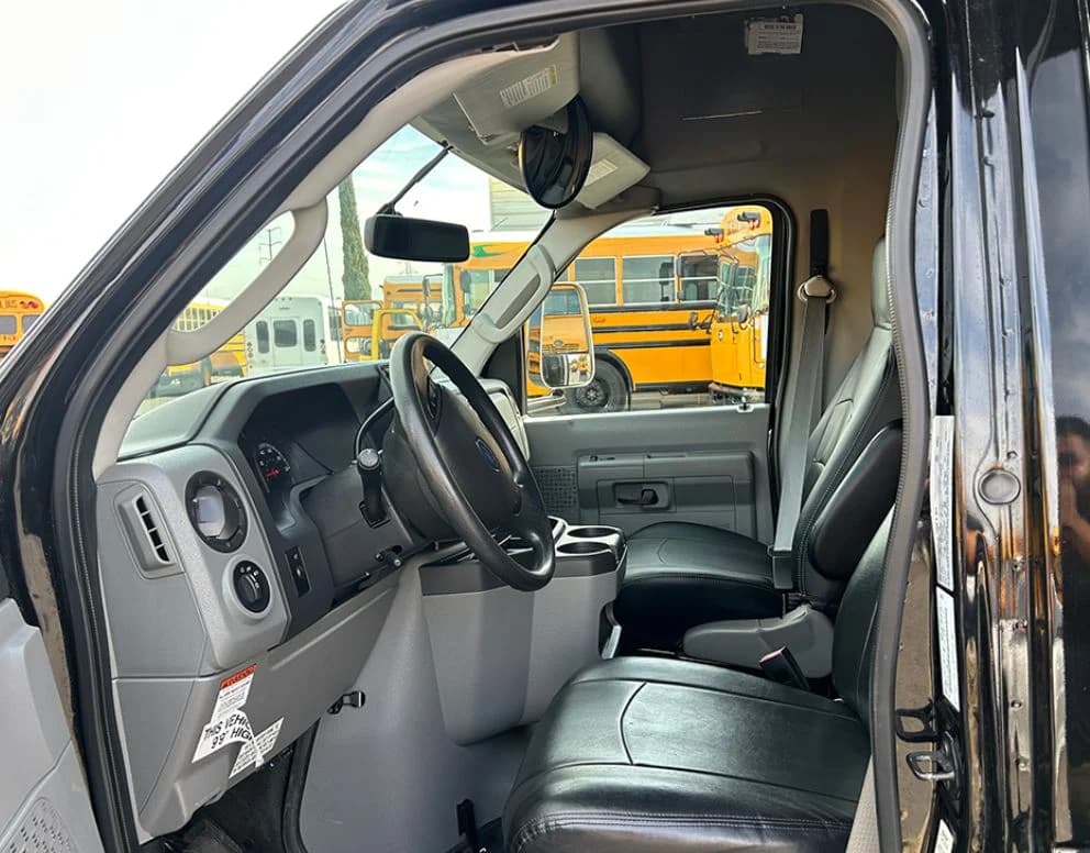2012 Ford E450 Limo Bus - Image 6