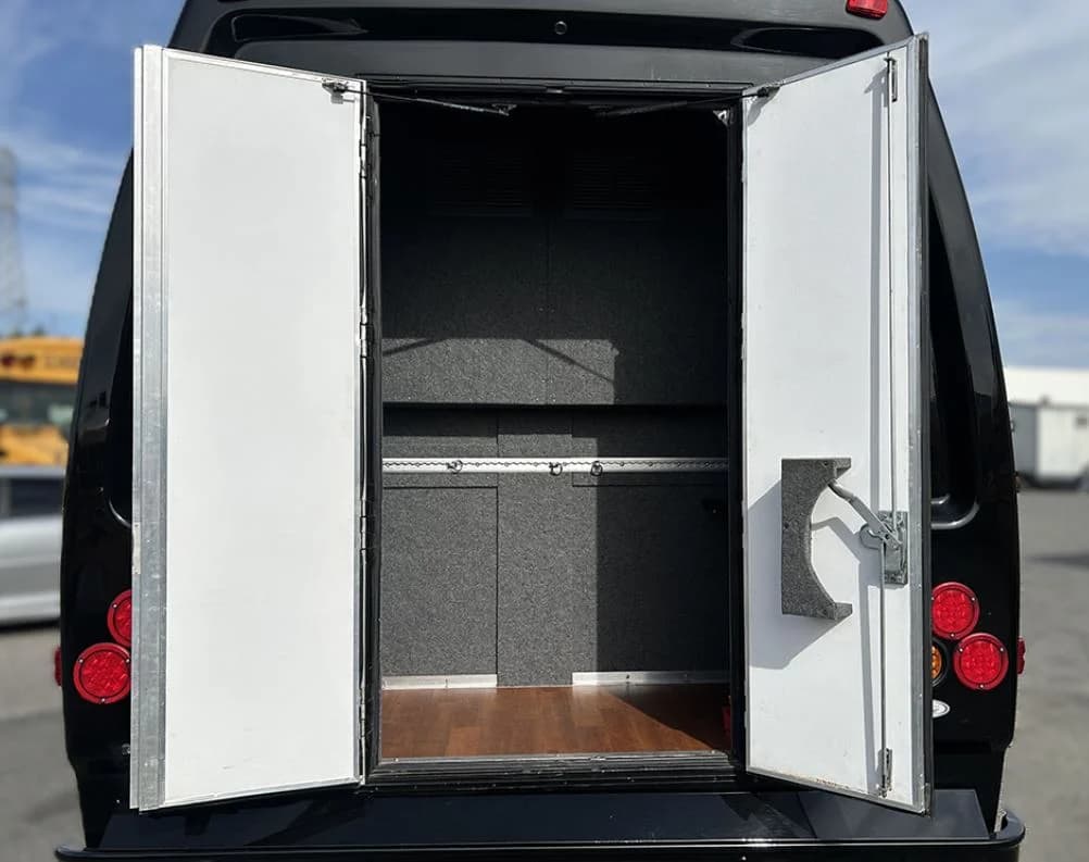 2012 Ford E450 Limo Bus - Image 7