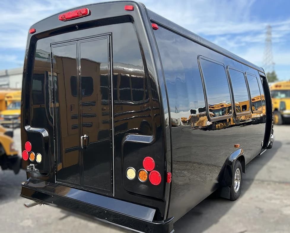 2012 Ford E450 Limo Bus - Image 8