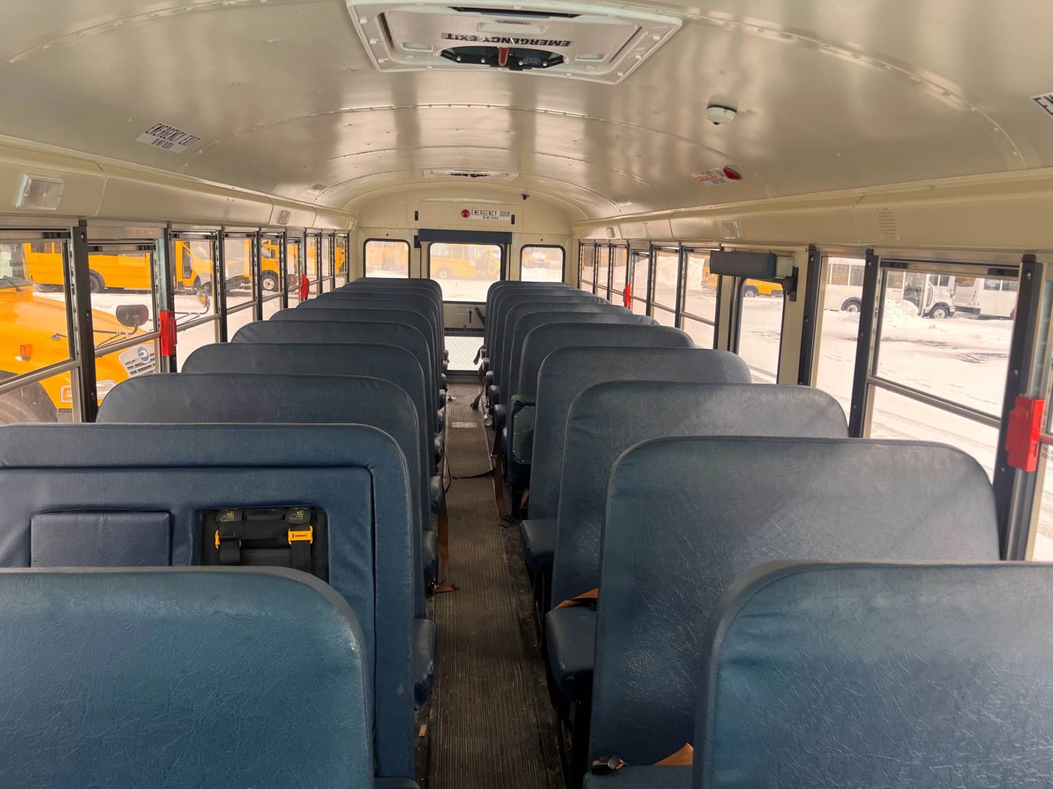 2017 International CE Conventional School Bus - Image 5