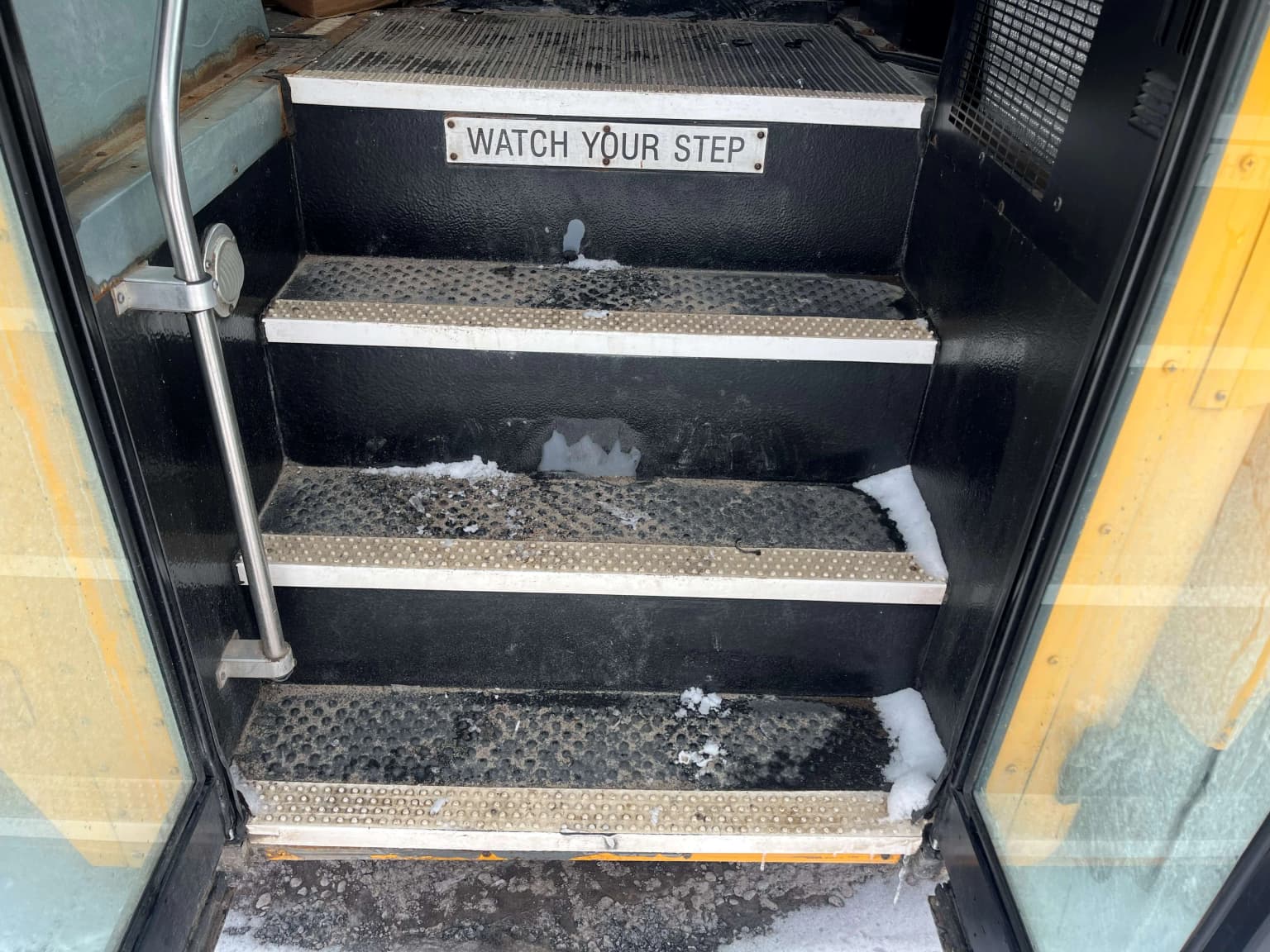 2017 International CE Conventional School Bus - Image 6