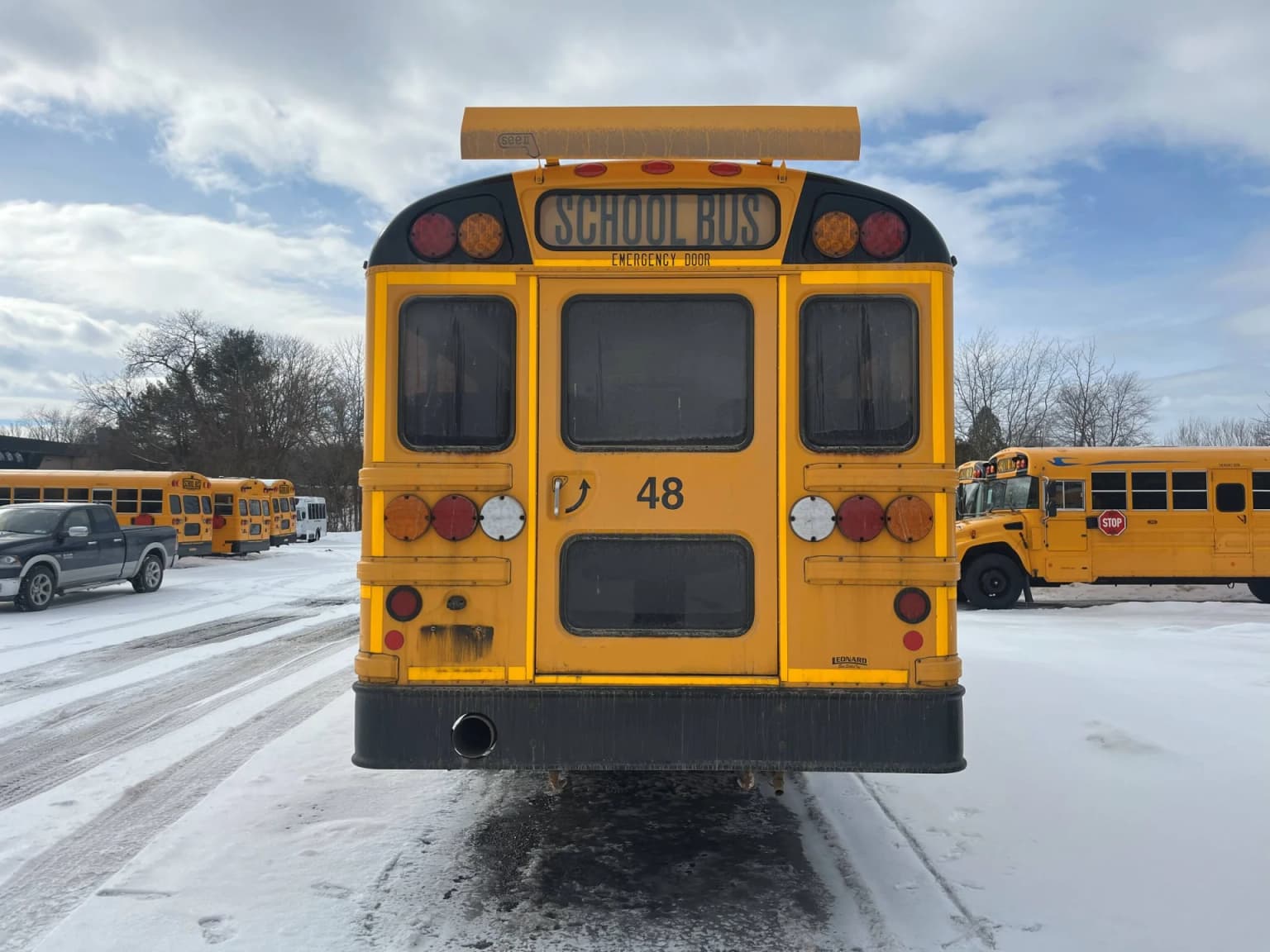 2017 International CE Conventional School Bus - Image 4