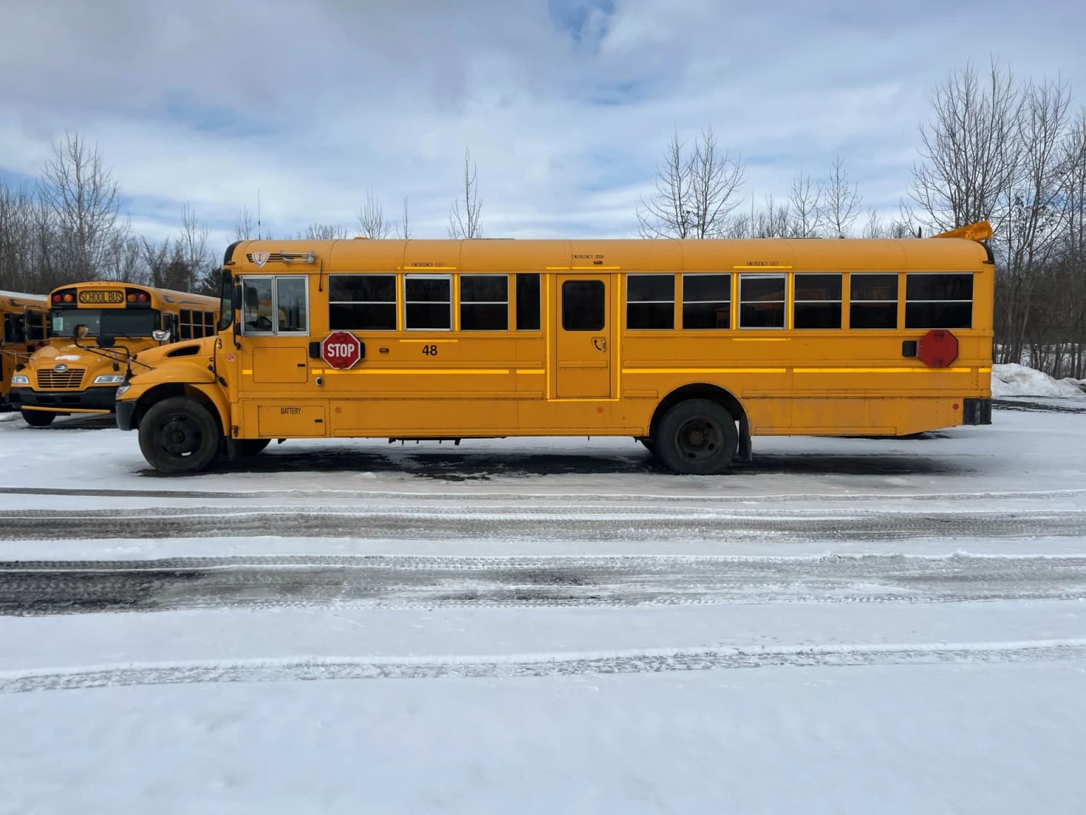 2017 International CE Conventional School Bus - Image 2