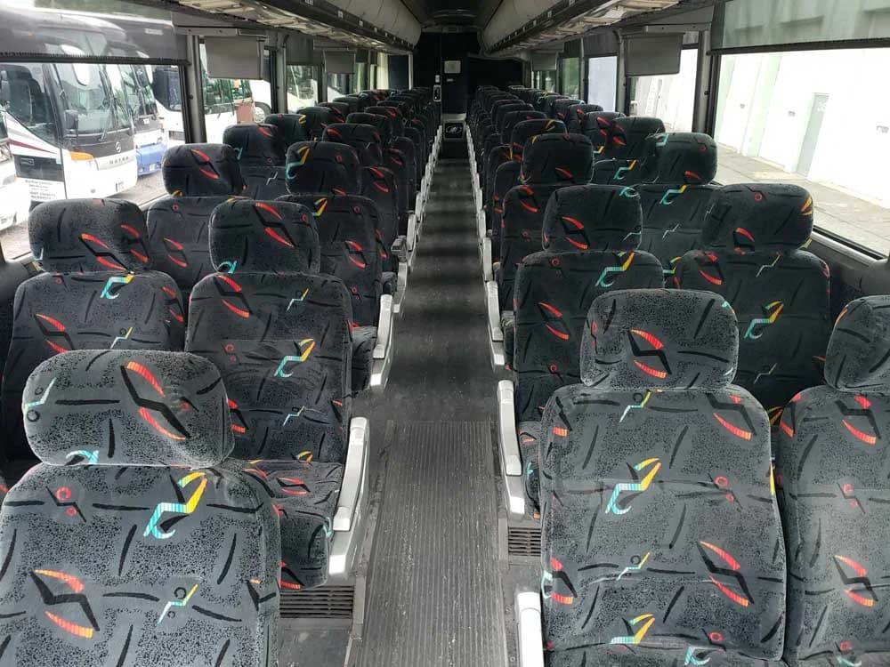 2005 MCI J4500 Coach Bus - Image 7