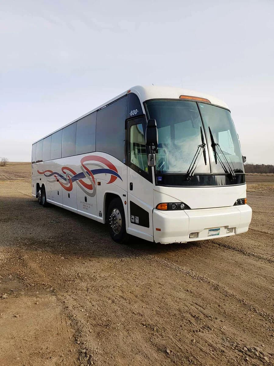 2007 MCI J4500 Coach Bus - Image 2