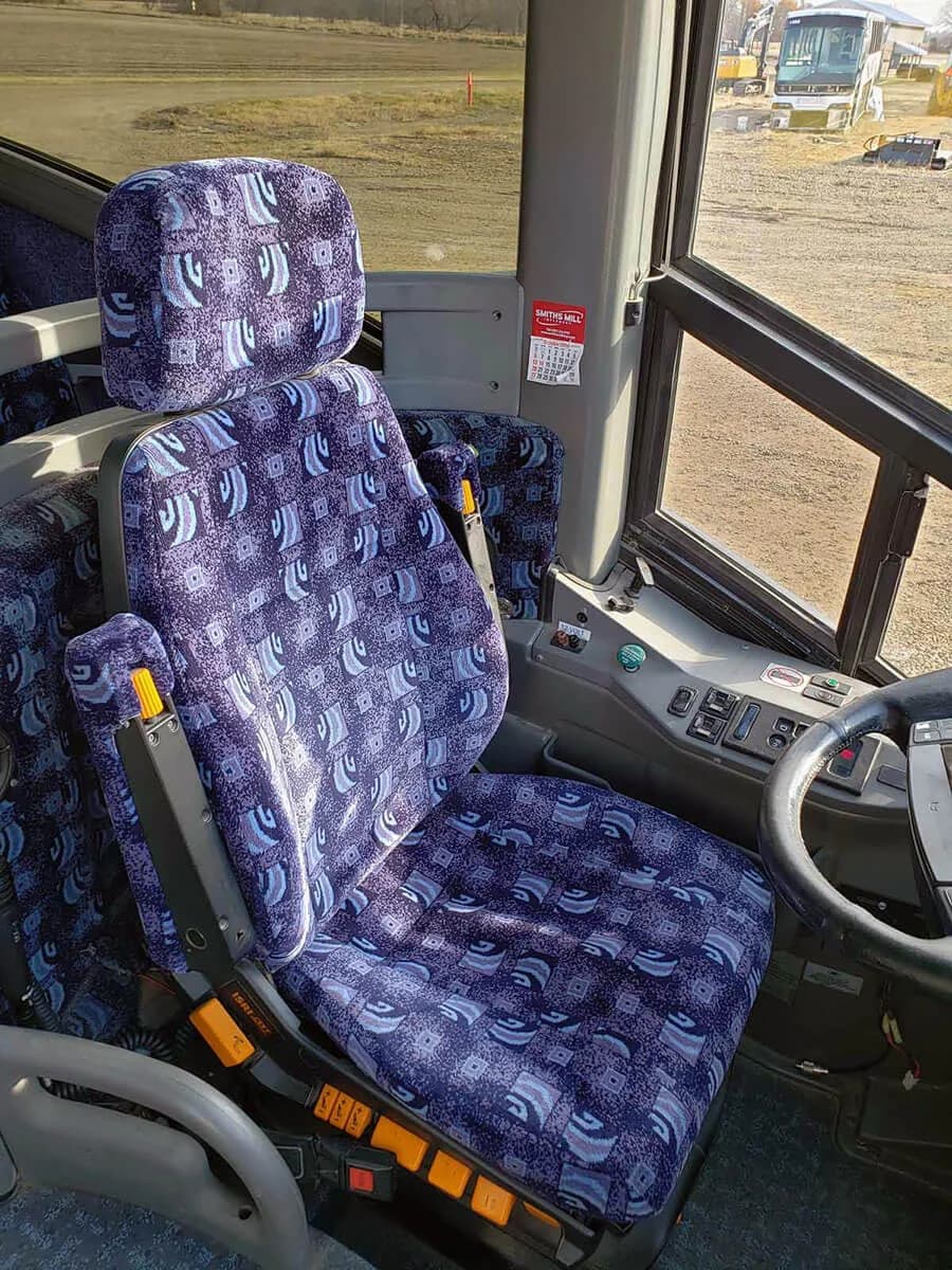 2007 MCI J4500 Coach Bus - Image 6