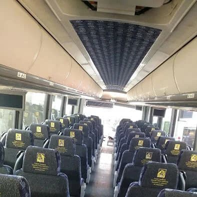 2010 MCI J4500 Coach Bus - Image 4