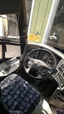 2010 MCI J4500 Coach Bus - Image 6