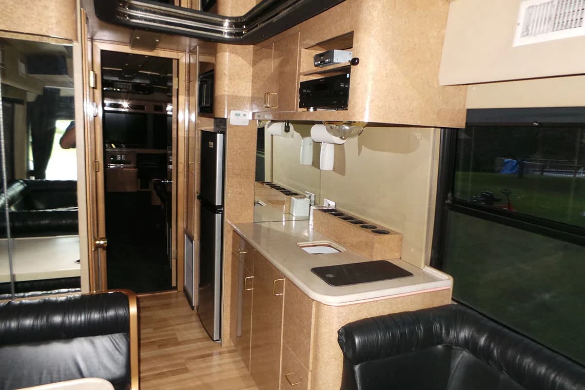 2000 MCI 102EL3 Motorcoach Conversion - Image 9