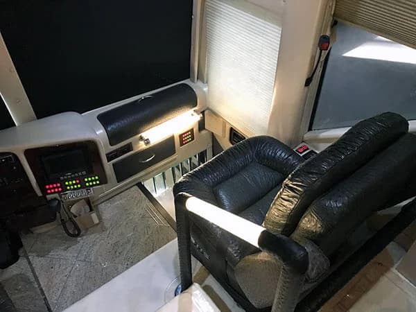 2000 Prevost H345 Motorcoach Conversion - Image 8