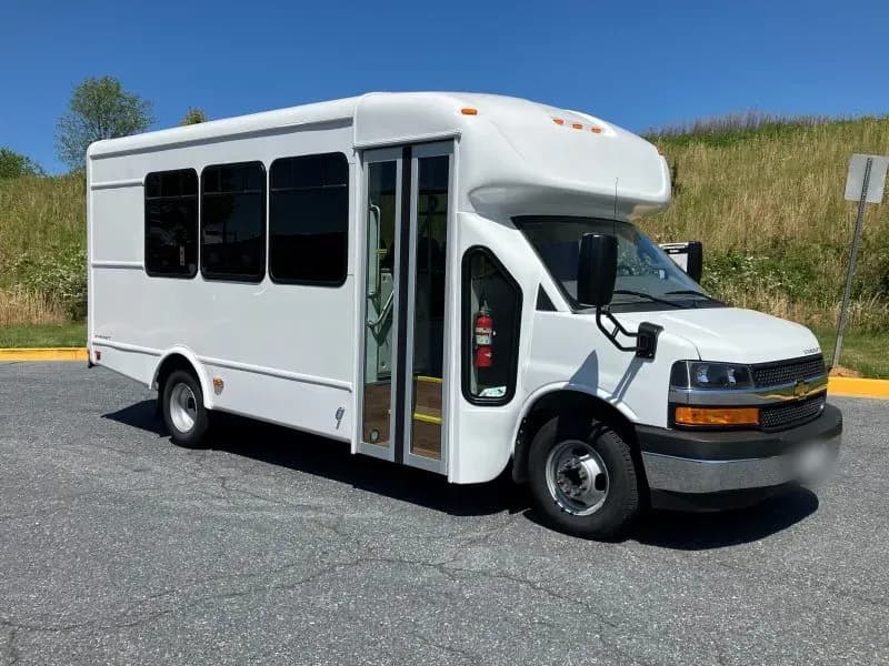 2022 Starcraft Allstar Shuttle Bus - Image 3