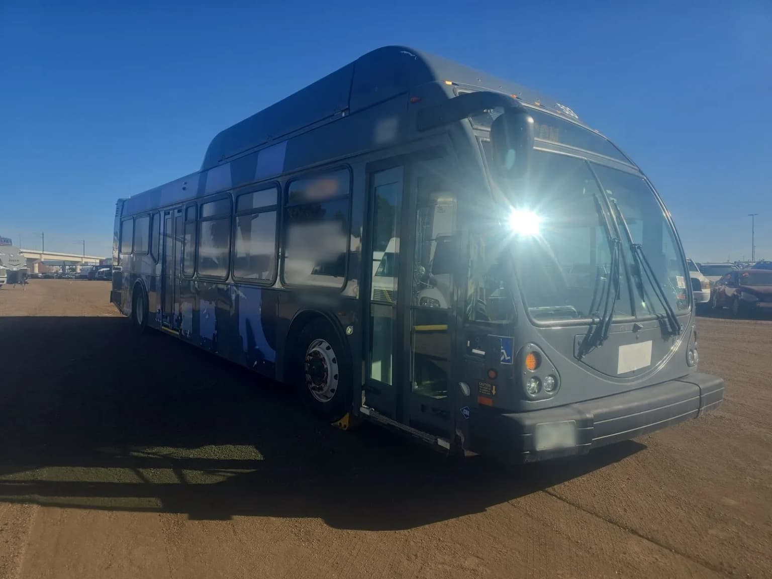 2017 El Dorado AXESS Shuttle Bus - Image 3