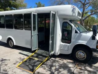 2011 Chevrolet 4500 bus