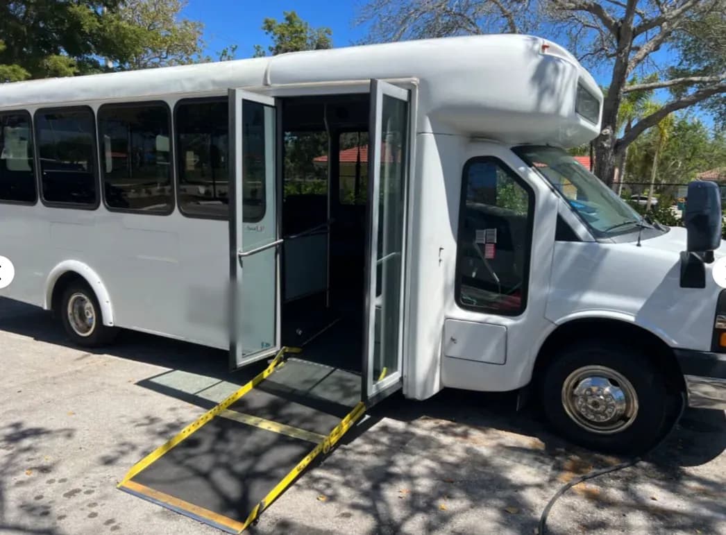 2011 Chevrolet 4500 Shuttle Bus - Image 1
