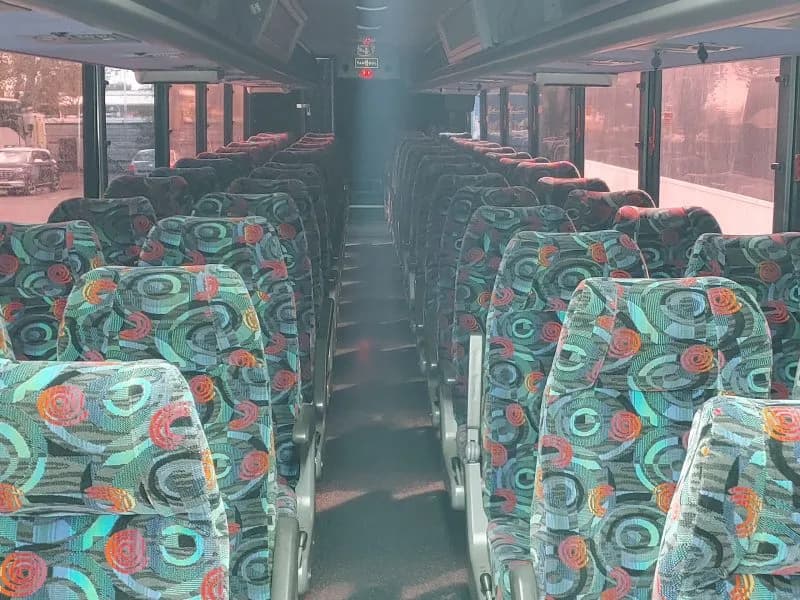 1997 MCI DL-3 Coach Bus - Image 4
