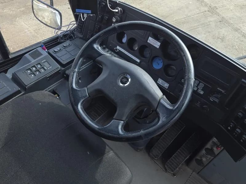 2011 MCI D4505 Motor Coaches - Image 5