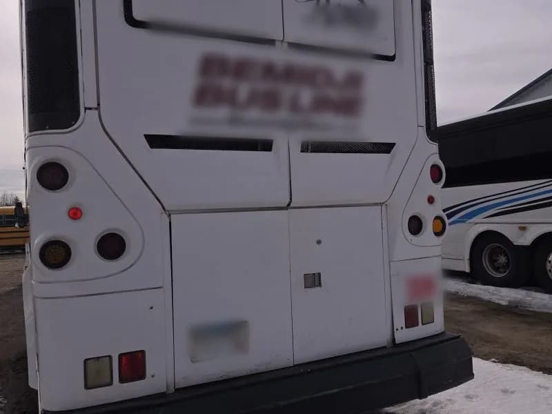 2011 MCI D4505 Motor Coaches - Image 3
