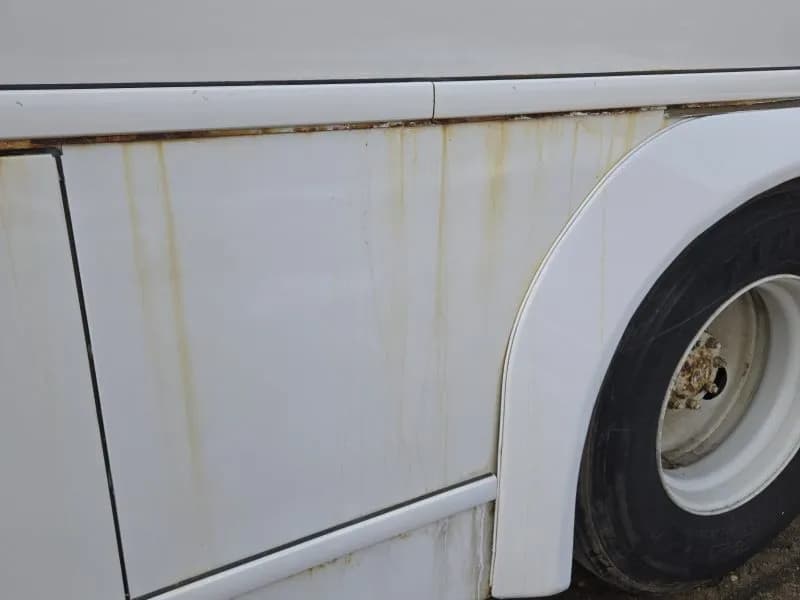 2011 MCI D4505 Motor Coaches - Image 4