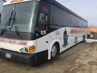 2011 Motor Coach Industries D4505 bus