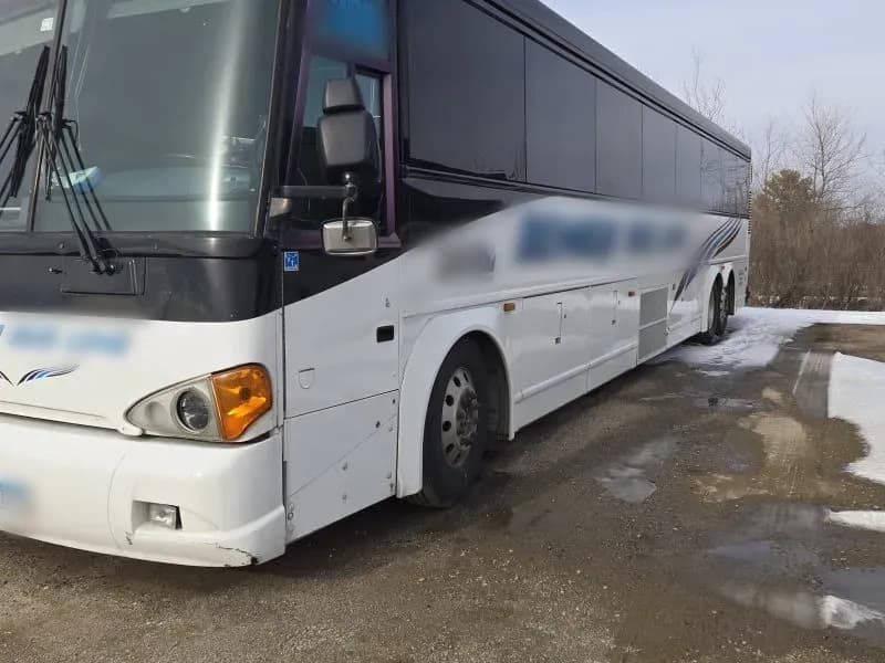 2007 MCI D4505 Motor Coaches - Image 3