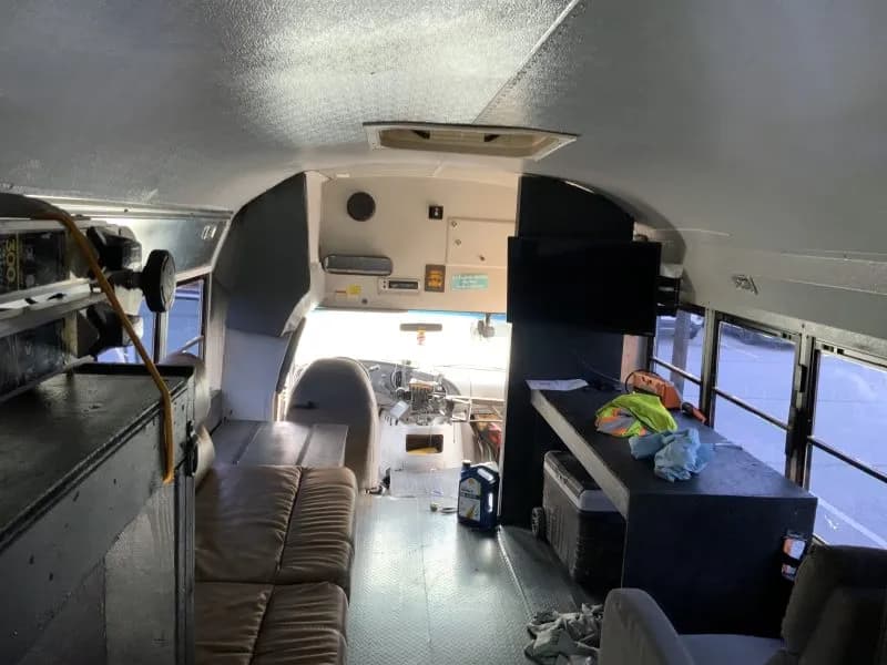 2000 Ford Sturdibus Conversion - Image 10