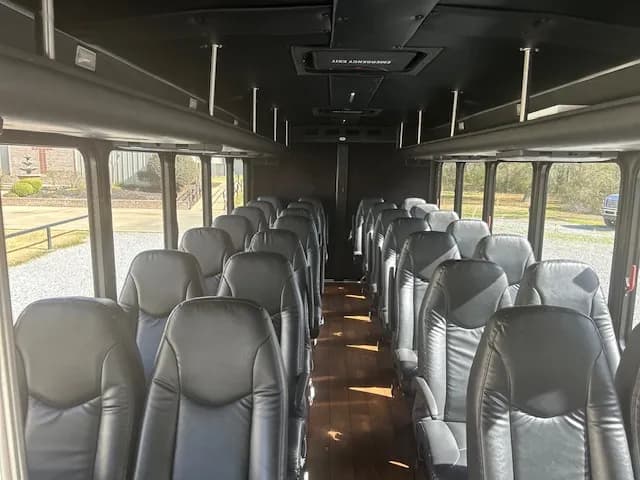 2015 Ford Starcraft XL Mini Buses/Shuttles - Image 5