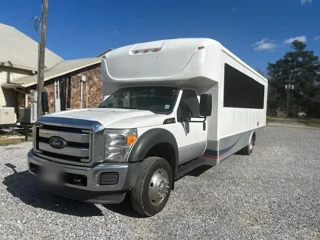 2015 Ford Starcraft XL Mini Buses/Shuttles - Image 1