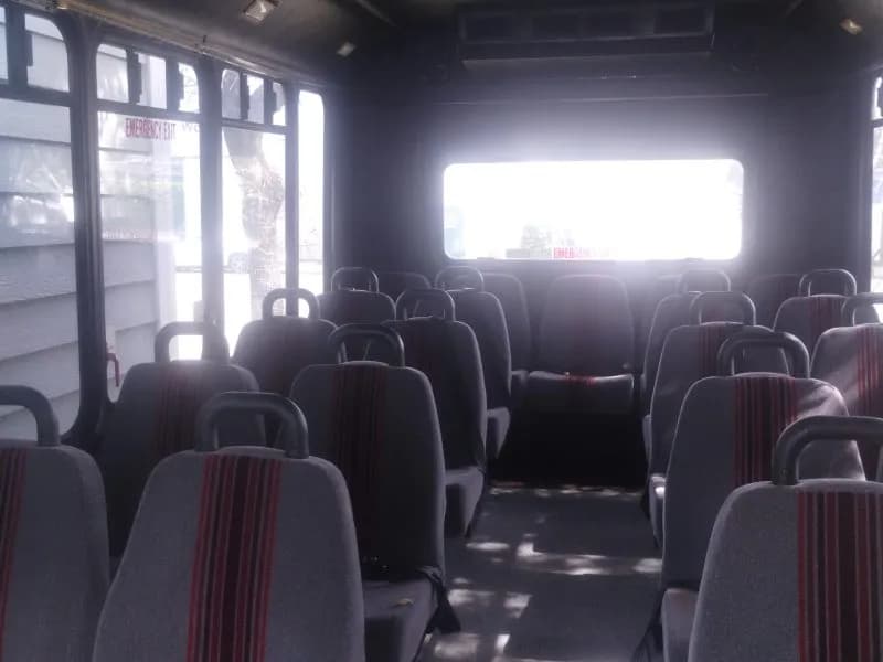 2013 Ford F450 Shuttle Bus - Image 6