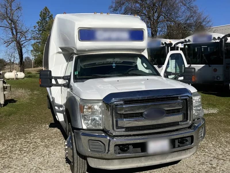 2012 Ford F550 Shuttle Bus - Image 1