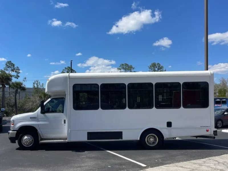 2021 Ford E450 Mini Buses/Shuttles - Image 3