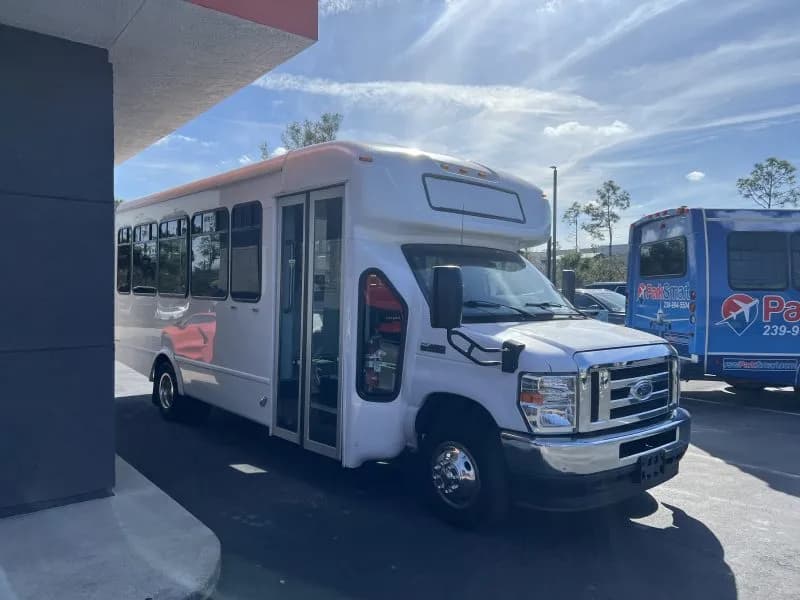 2021 Ford E450 Mini Buses/Shuttles - Image 2