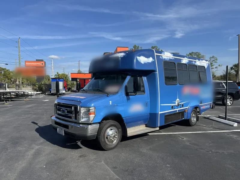 2017 Ford E350 Cutaway Mini Buses/Shuttles - Image 2