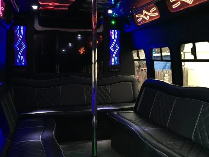 1994 Ford E-350 Limousine Buses - Image 4
