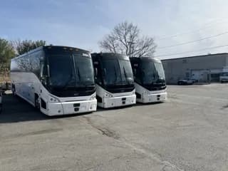 2018 Motor Coach Industries J4500 bus