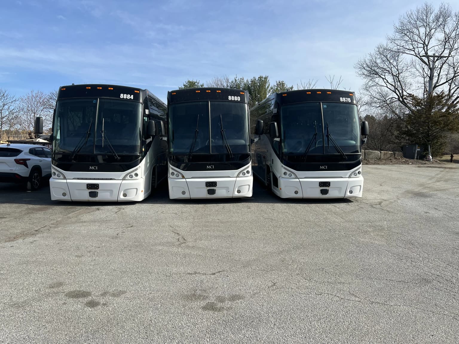 Group of 3 2018 MCI J4500 Motor Coaches - Image 2