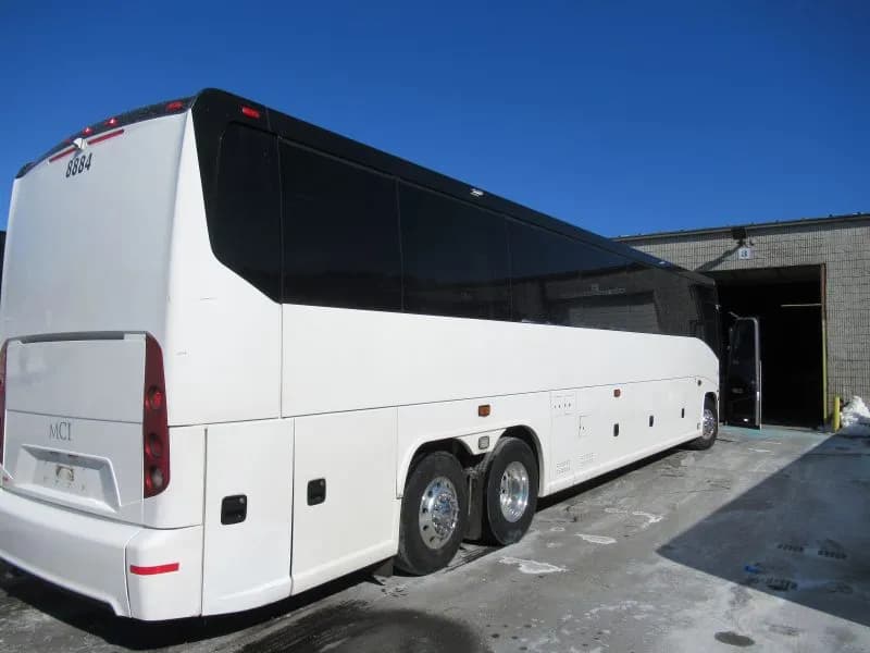 Group of 3 2018 MCI J4500 Motor Coaches - Image 5