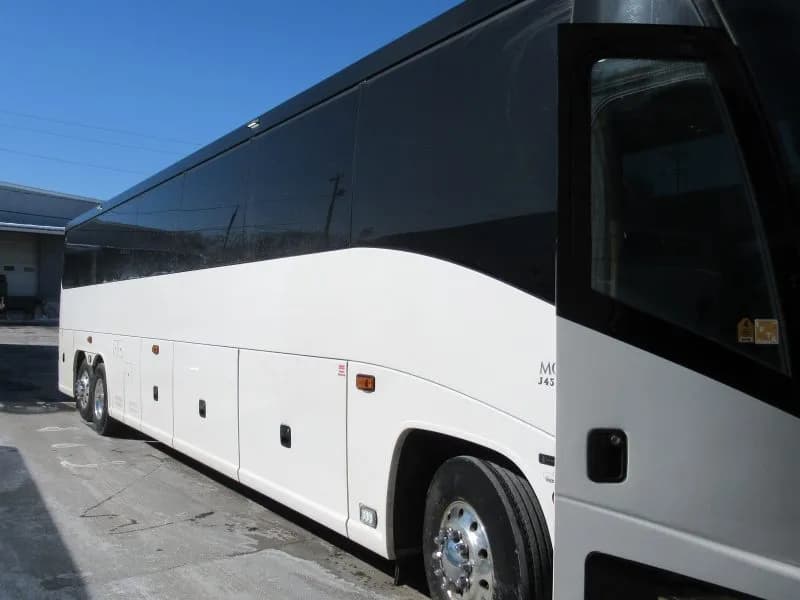 Group of 3 2018 MCI J4500 Motor Coaches - Image 6