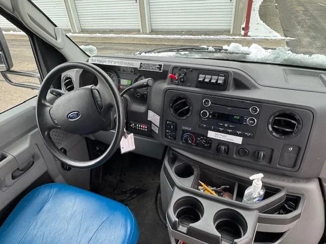 2015 Diamond Coach E450 ADA - Image 9
