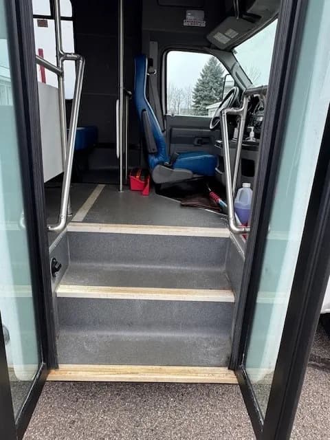 2015 Diamond Coach E450 ADA - Image 10