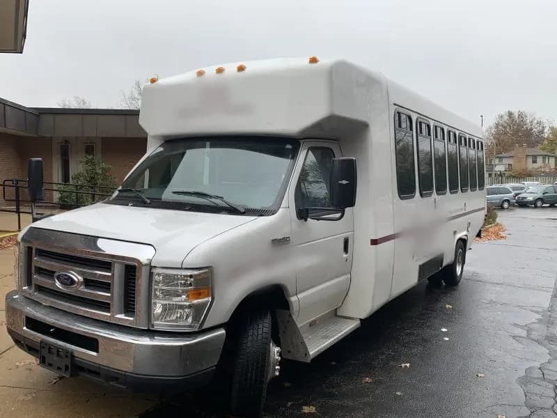 2015 Diamond Coach E450 ADA - Image 1