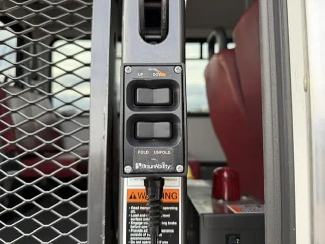 2017 Ford F-550 ADA Shuttle Bus - Image 7
